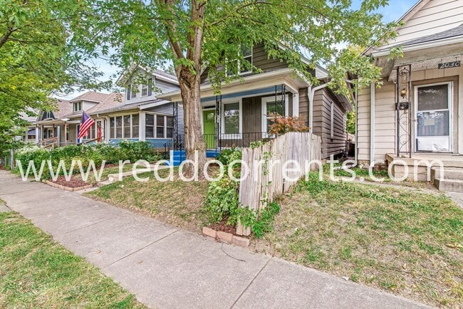 Building Photo - 2028 Hoyt Ave