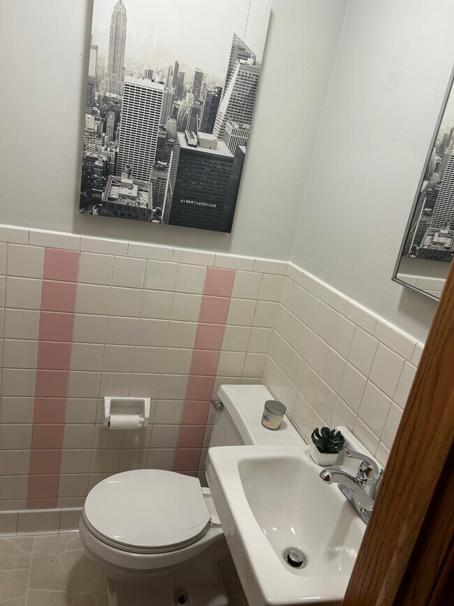 Building Photo - 234 E 33rd St