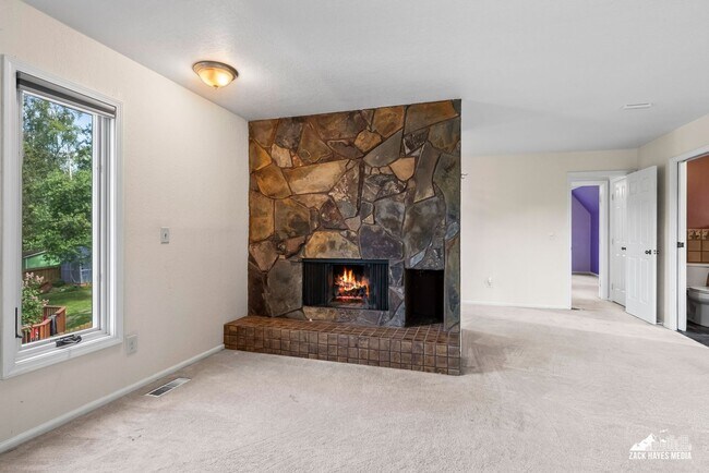 Building Photo - 6010 Staedem Dr