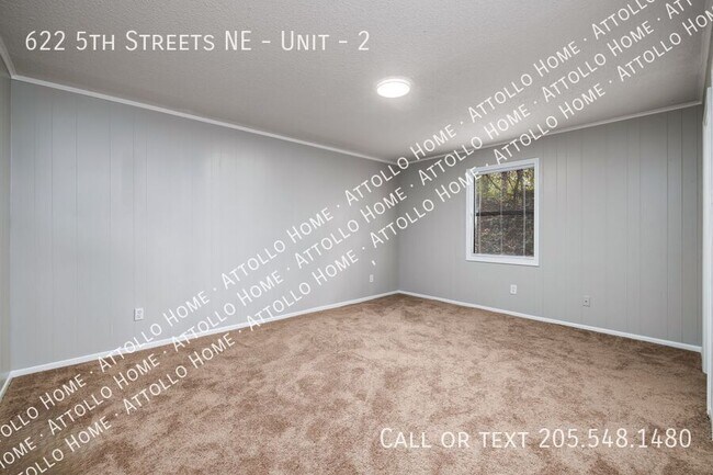 Building Photo - 622 5th St NE