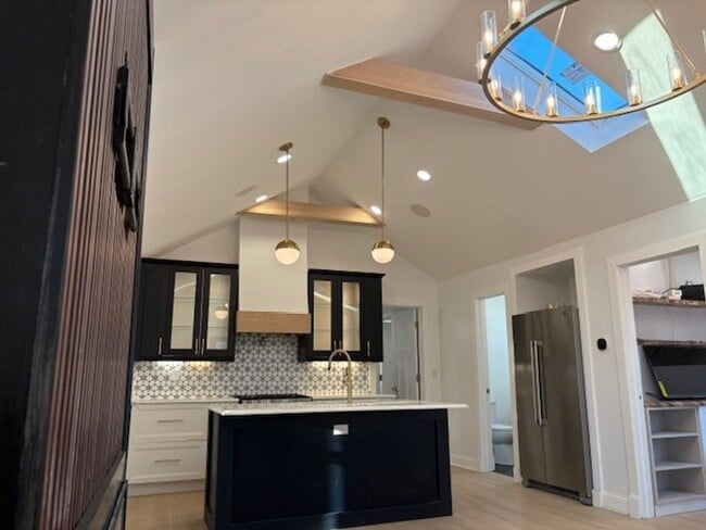 Building Photo - Step into modern luxury right here in Bloo...