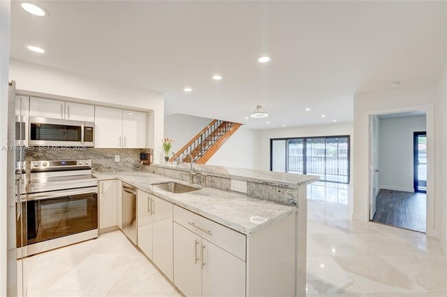 Building Photo - 8352 Dundee Terrace