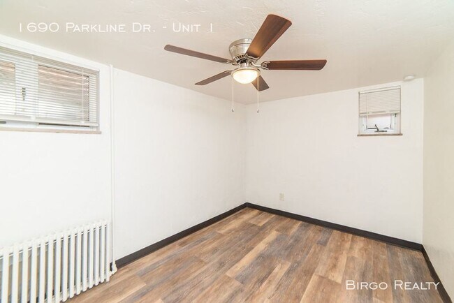 Building Photo - 1690 Parkline Dr