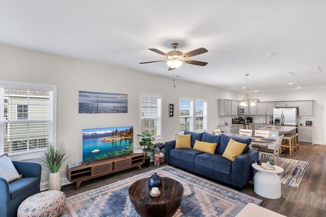 Building Photo - Amazing Rental Coming Soon (Late October-2...