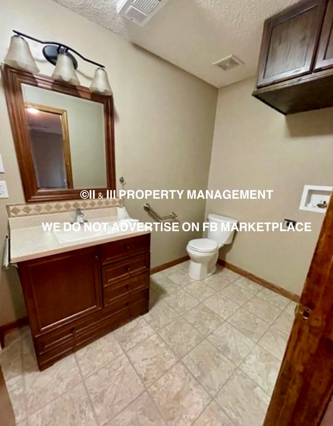 Building Photo - 515 Spring Ave