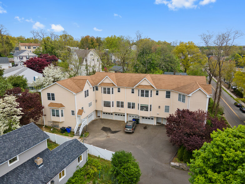 100 Castle Townhomes - 100 Castle Ave