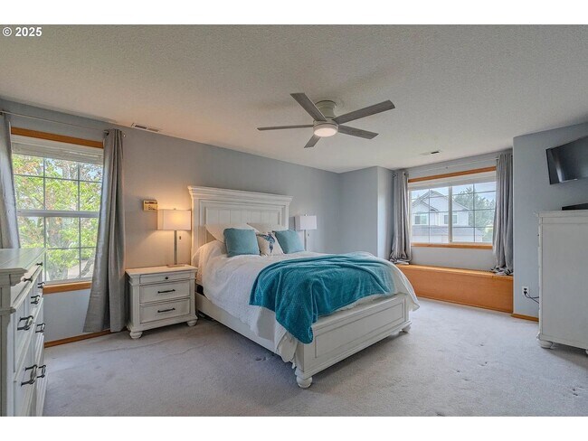 Building Photo - Spacious 4BR, 3 Bath House in Felida
