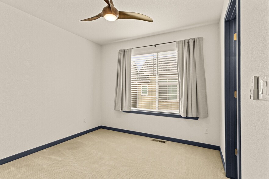 Building Photo - 2840 S Fox Ct