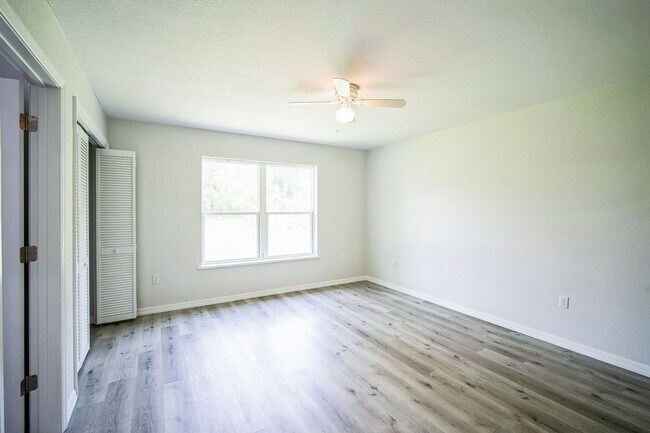 Building Photo - Charming New 3BED-2BATH Apartment in Bartow FL