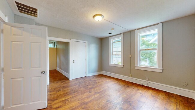 Building Photo - 3347 Seymour Ave