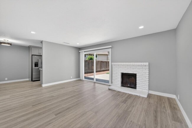 Building Photo - 4971 Geomax Ct