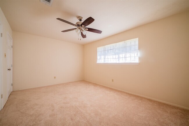 Building Photo - 4031 Curly Oaks Dr