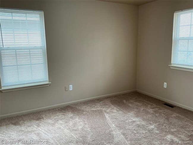 Building Photo - 48161 Nottinghill Ln