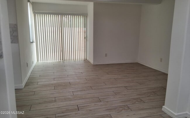 Building Photo - 434 S Vista Del Rio