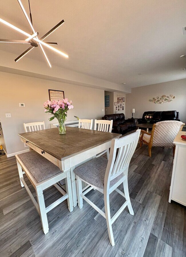 Building Photo - Luxury Meets Comfort: 4 Bed Lafayette Home with Master Retreat, Entertainers Kitchen, & Fenced-In...