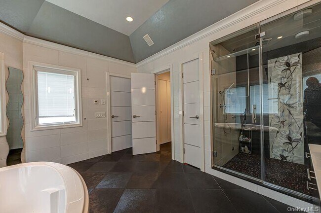 Building Photo - 37 Crescent Cove Cir