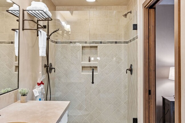 Building Photo - Gorgeous Furnished 2-Bed, 2-Bath Townhouse...