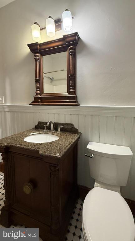 Building Photo - 165 E Mt Pleasant Ave