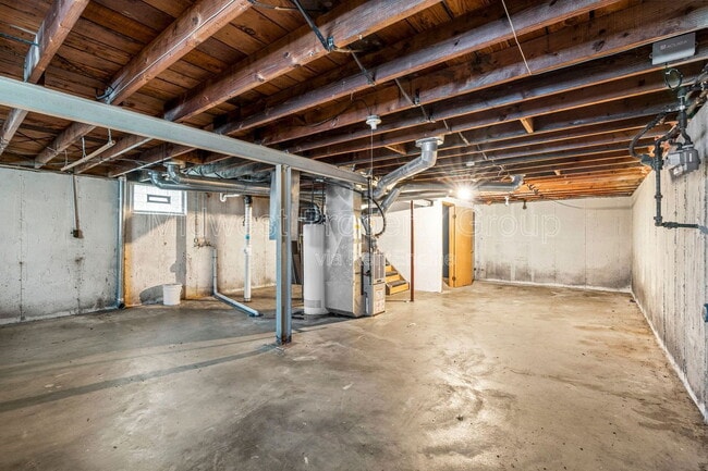 Building Photo - 306 Banff Cir