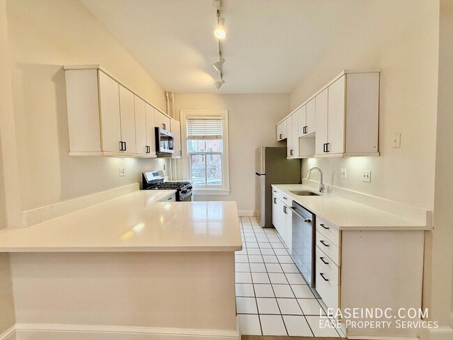 Building Photo - 1507 Vermont Ave NW