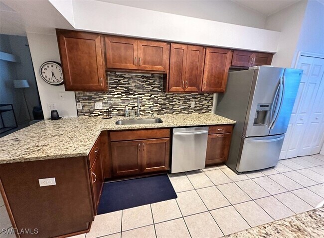 Building Photo - 4910 Cougar Ct N