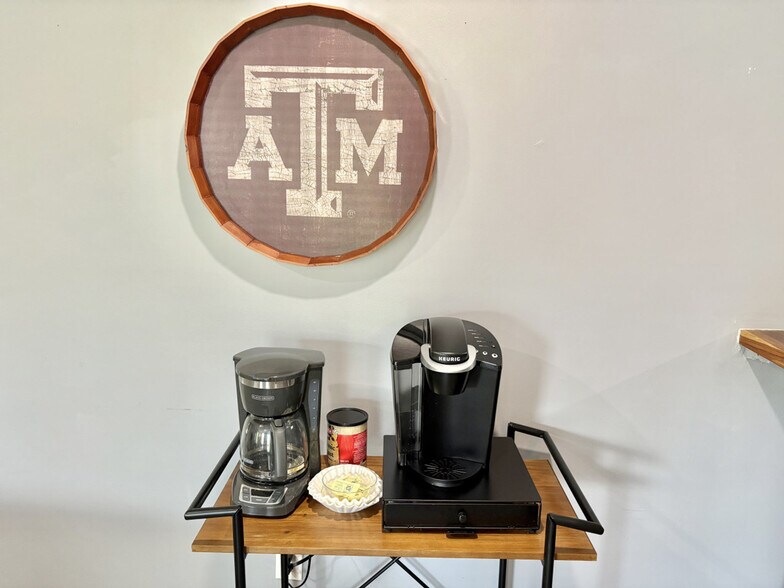 Building Photo - 1105 Glade St