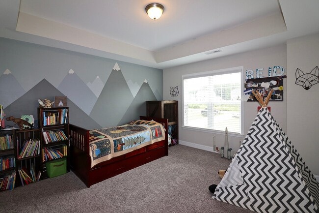 Building Photo - "Spacious 4-Bedroom Gem with 3.5 Baths and...