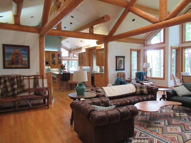 Building Photo - Hidden Whitefish Lake 3 bedroom Furnished ...