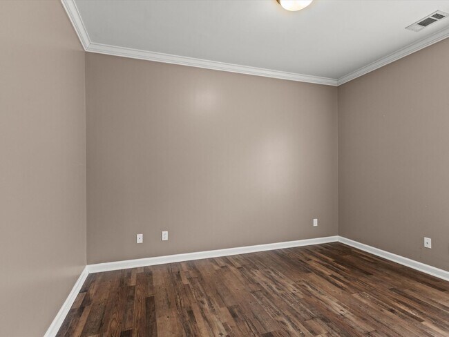 Building Photo - Beautiful Brick Home in Canebrake