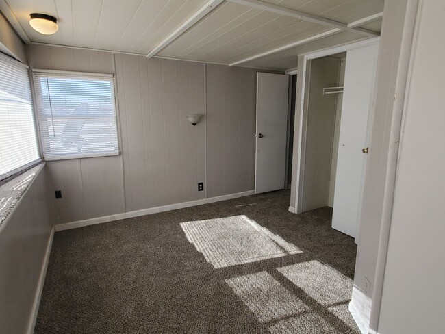 Building Photo - Large 3BR, 2BTH mobile home. Washburn Rura...