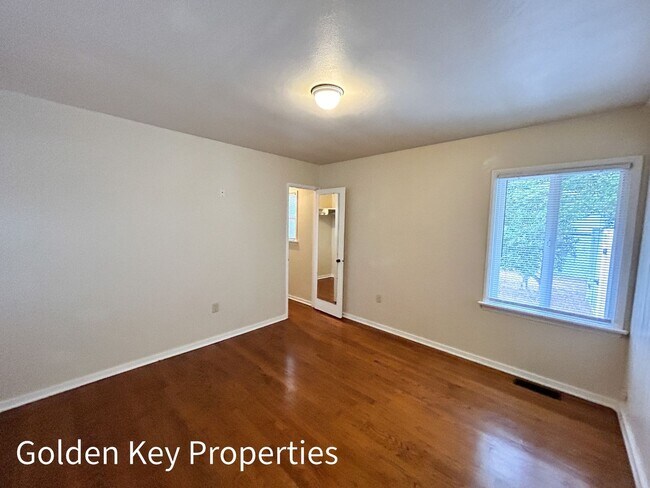 Building Photo - Welcome to this beautiful single-level hom...