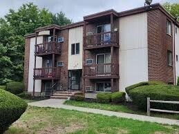 Building Photo - 707 Bedford St