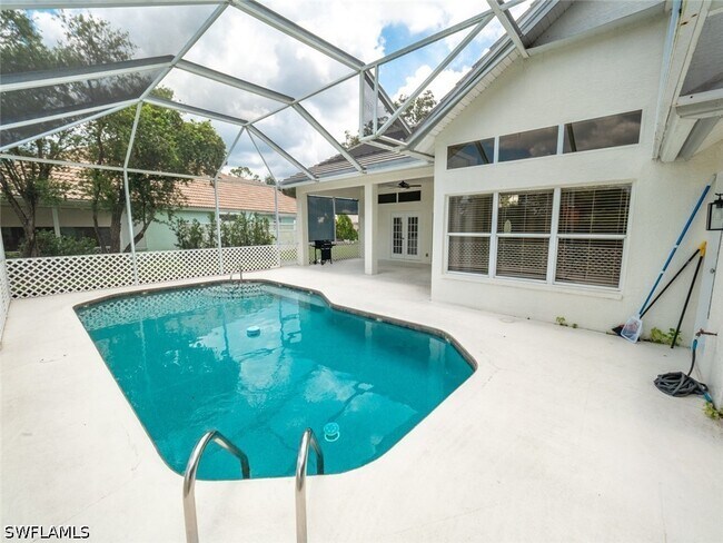 Building Photo - 11394 Waterford Village Dr