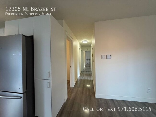 Building Photo - 12305 NE Brazee St