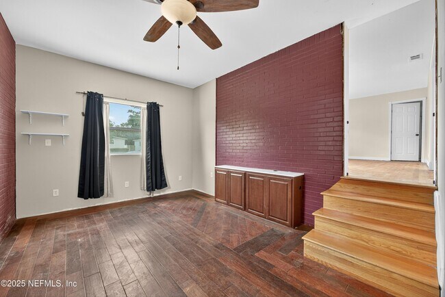 Building Photo - 3424 Cesery Blvd