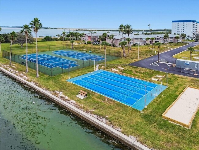 Building Photo - 8 Glencoe Pl