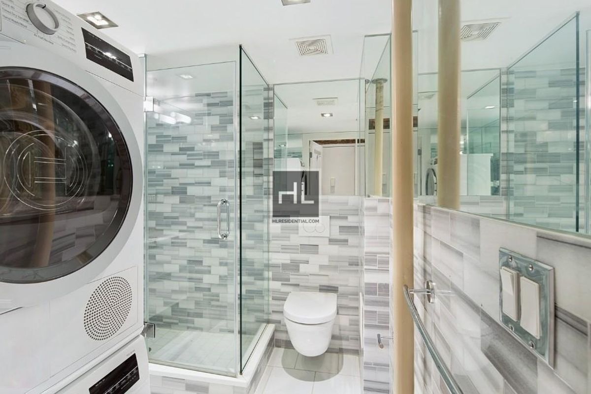 Building Photo - West 14th Street