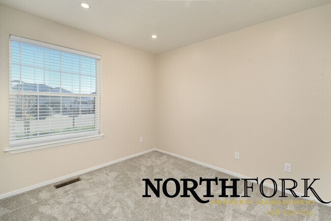 Building Photo - Your Next Nampa home Nestled Near Convenience and Near Country Outskirts