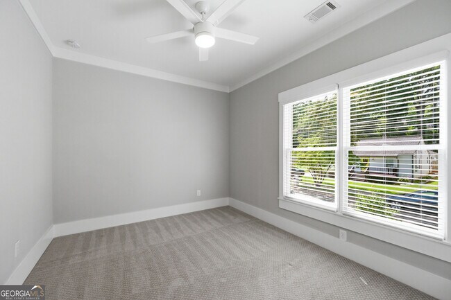 Building Photo - 254 Lamon Ave SE