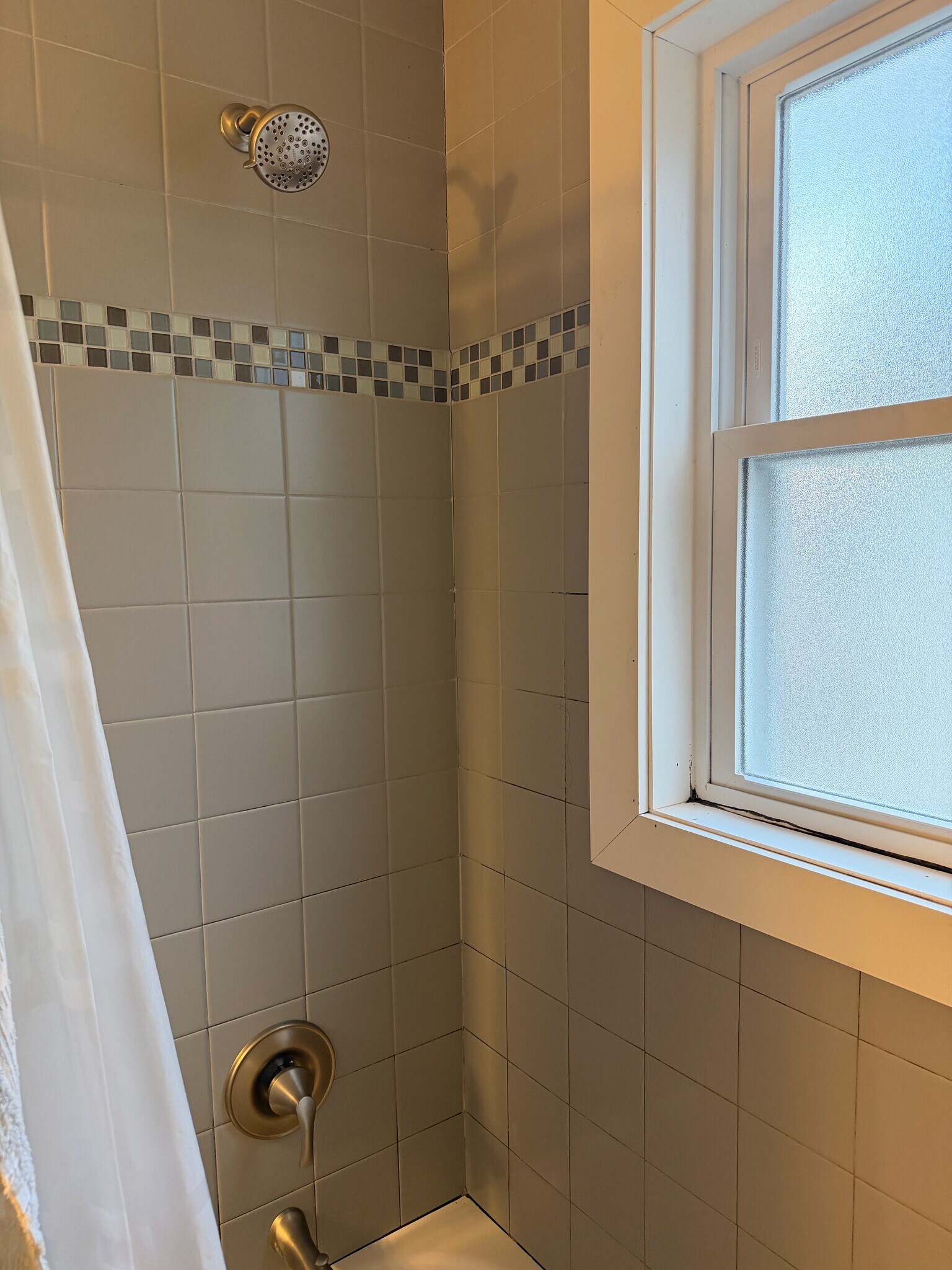 Building Photo - 289 S Winooski Ave