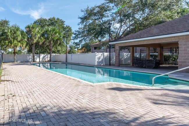 Building Photo - 9505 Armelle Way