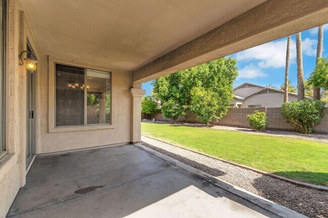 Building Photo - Stunning 5BR House in Chandler