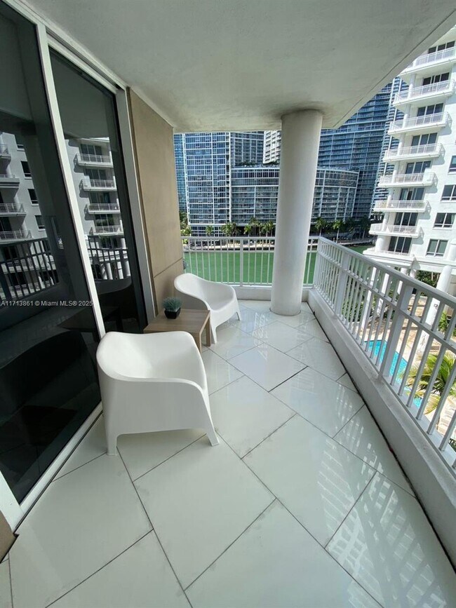 Primary Photo - 701 Brickell Key Blvd