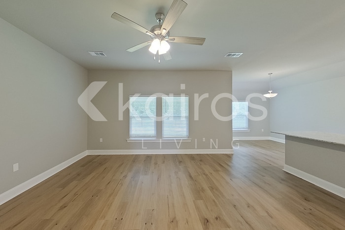 Building Photo - 13709 Pinyon Dr