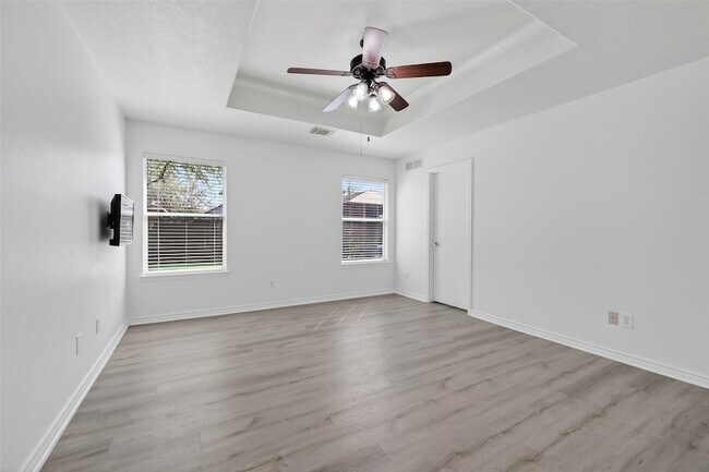 Building Photo - 9111 Grand Villa Ln