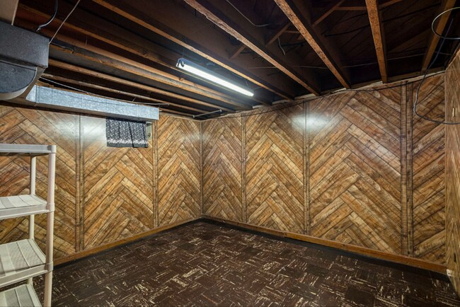 Building Photo - 191 E Division St NE