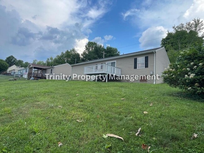 Building Photo - 170 Stratford Dr