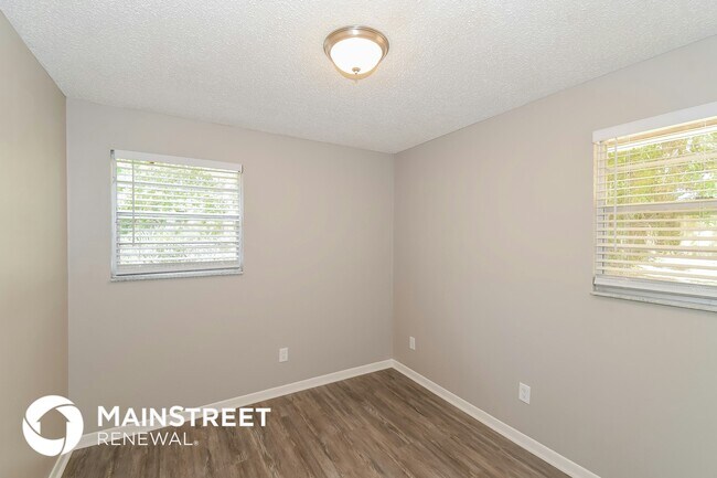 Building Photo - 3331 Lakemar Pl
