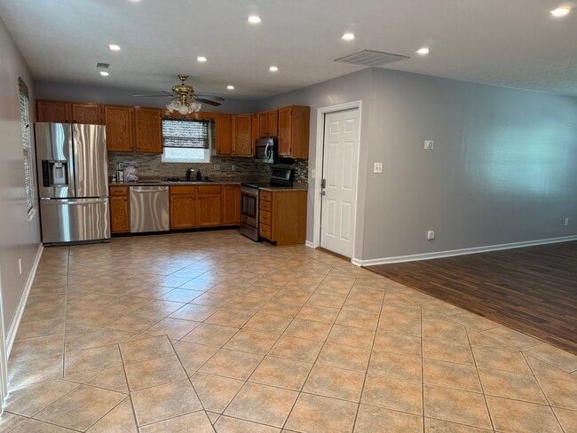 Building Photo - 4512 Hooks Ln