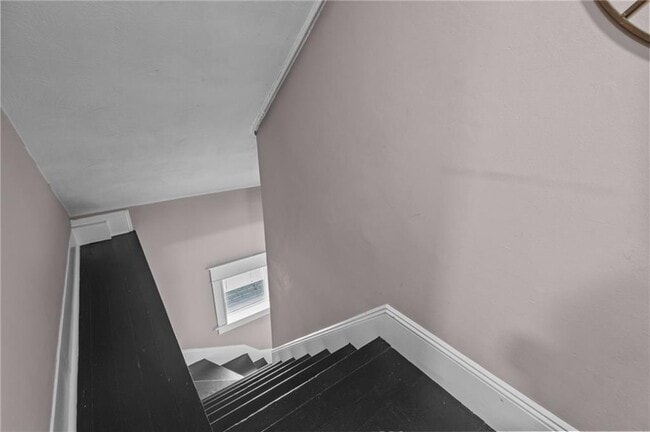 Building Photo - 86 Rochambeau Ave